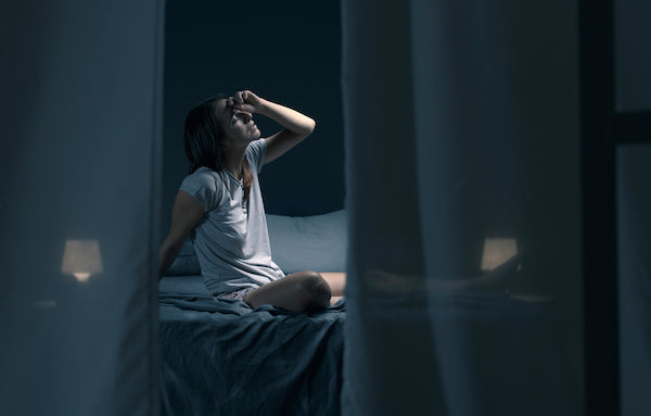 Nachtschweiß - Wie viel schwitzen wir pro Nacht? | Fünf Ursachen